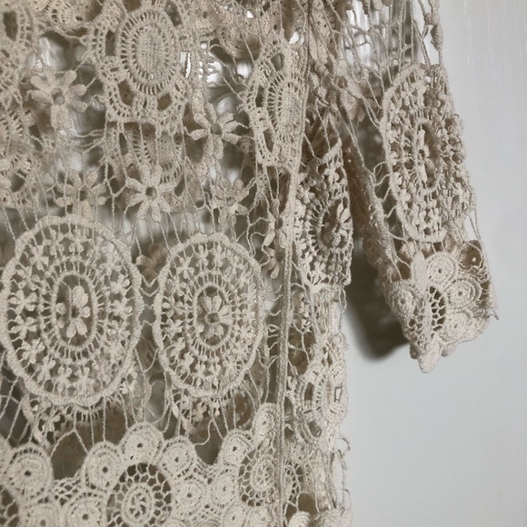 Cream crochet top. - Picture 3 of 3